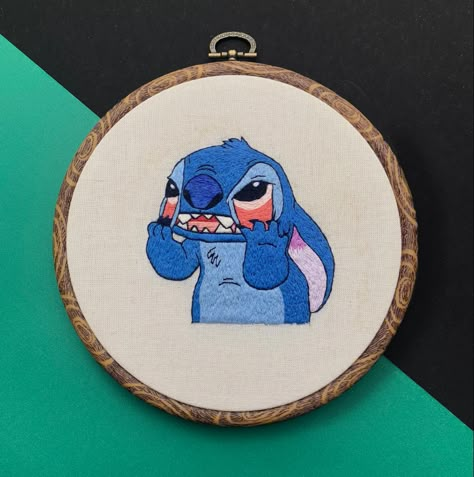 Stitch Embroidery Disney, Lilo And Stitch Embroidery, One Piece Embroidery, Embroidery Disney, Embroidery Hoop Art Diy, Felt Crafts Patterns, Diy Bead Embroidery, Lilo Y Stitch, Disney Embroidery