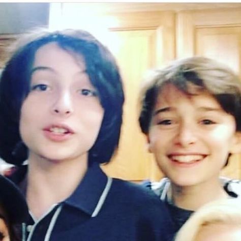 Finn Wolfhard And Noah Schnapp, Finn And Noah, St Cast, Finn Stranger Things, Stranger Things 3, Stranger Things Kids, Stranger Things Actors, Noah Schnapp, Cast Stranger Things