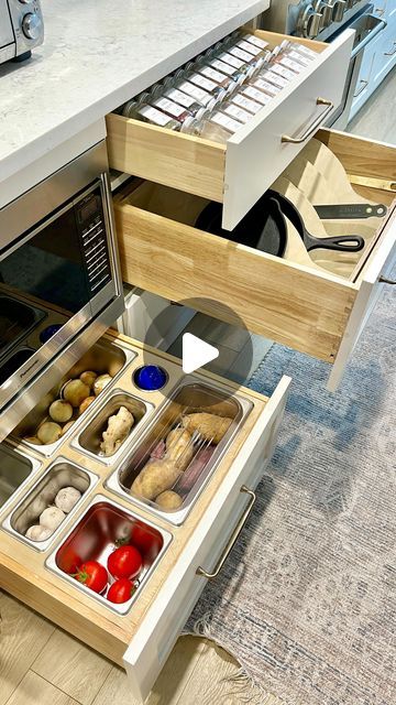 Pans in a pod on Instagram: "Organizing kitchen cabinets is as easy as in and out!  🍳Just gotta design them for how YOU use your equipment and ingredients and kitchen cabinets become so much fun to use!  🪚We DIY’ed the pans and produce drawers, and bought the spice jar organizer system from Amazon! . . . . #storagesolutions #storagehacks #kitchenstorage #diy #kitchen #homeimprovement #kitchenstoragehack #kitchenstorageideas #diystorage #storagesystems #drawer #drawerorganization #organized" Kitchen Drawers Ideas, Organizing Kitchen Cabinets, Spice Organization Drawer, Organizing Kitchen, Spice Organizer, Organization Pantry, Kitchen Storage Hacks, Spice Drawer, Kitchen Organization Pantry