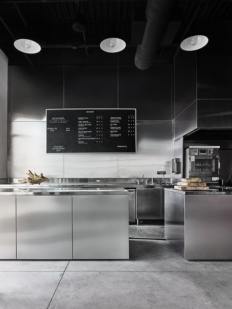 Restaurant Kitchen Design, Architecture Restaurant, Design Café, Industrial Style Kitchen, Stainless Kitchen, Counter Design, Coffee Shop Design, Brew Pub, Cafe Interior Design