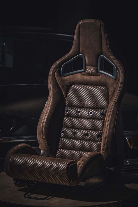 RECARO Sportster CS seats are a perfect choice for every build with a racing feeling. They look even better with custom upholstery. Basket weave leather, Anthracite Alcantara, Houndstooth fabric or green leather - so many possibilities to make it look perfect in your car!
Just send us direct message, if you want us to make a set for you 💬
⁣#carboneliveries #flatsix #porsche #racingseats #sportseats #carupholstery #seatupholstery #recaro #porscheinterior #porsche911 #myrecaroauto Sp2 Vw, 240z Datsun, Car Interior Upholstery, Jimny Suzuki, Automotive Upholstery, Inside Car, Custom Car Interior, Car Interior Design, Car Upholstery