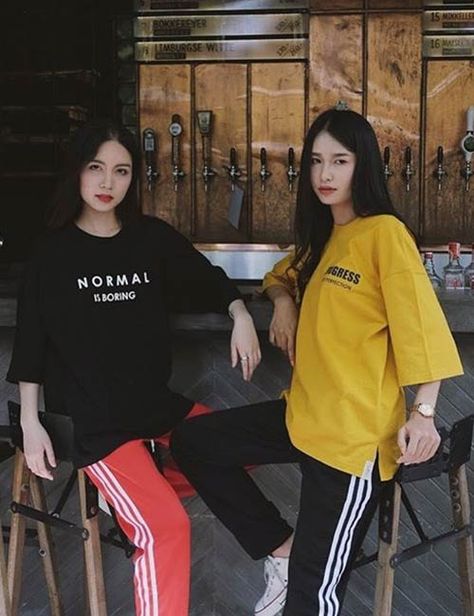 Oversize Workout Outfit, Oversized Tshirt Outfit Ideas, Oversized Tshirt Outfit Women, Big T Shirt Outfits, Baggy Tshirt Outfit, Oversized T Shirt Outfit, Casual Pullover Outfit, Oversized Black T Shirt, Baggy Tshirt