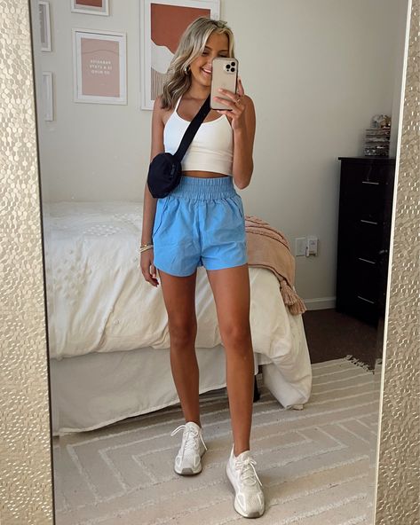 Athletic Outfit Summer, Workout Outfits Shorts, Spring Shorts Outfits, Cute Athletic Outfits, Summer Workout Outfits, Athleisure Outfits Summer, Class Outfits, Outfits Shorts, College Outfits Summer