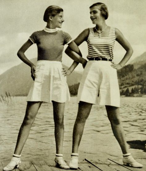 1934 1940s Sportswear, Wwii Fashion, Travel 2024, Cruise Fashion, 30s Fashion, Vintage Tennis, Linen Fashion, 1930s Fashion, Summer Linen