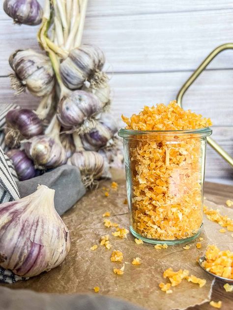 Dehydrating Garlic, Fresh Garlic Recipes, Drying Garlic, Garlic Harvest, Dehydrated Garlic, Air Fryer Garlic, Harvesting Garlic, Oven Air Fryer, Garlic Recipe