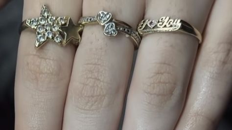 Hispanic Jewelry, Latina Jewelry, Dope Jewelry Accessories, Gold Rings Jewelry, Body Glitter, Nail Jewelry, Dope Jewelry, Jewelry Lookbook, Stacked Jewelry