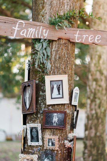 Diy Wedding Projects Ceremony Decor, Primitive Wedding, Creative Wedding Pictures, Rustic Wedding Decorations, Brides Dress, Unique Wedding Photos, Farmhouse Wedding, Vintage Wedding Decorations, Outdoor Wedding Decorations