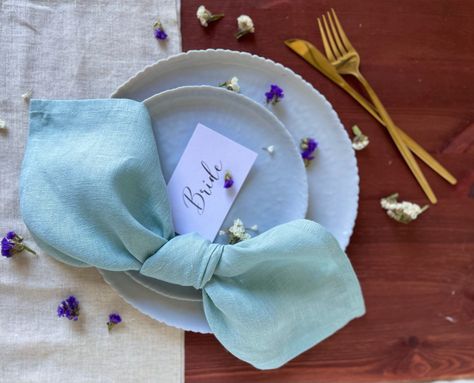 Let's celebrate each new day!
Linen napkins is a simple way to transform a table from the everyday to the special occasion. Also, they are perfect for wedding table decor. These cloth napkins are sold individually and comes in colors of nature: white, gray, natural, mint green, salad green, mustard, purple, burned red and many more. Wedding Sage Green, Mint Table, Celebrate Each New Day, Soft Table, Eco Friendly Wrapping, Aisle Runner, Gala Dinner, Table Cloths, European Linens