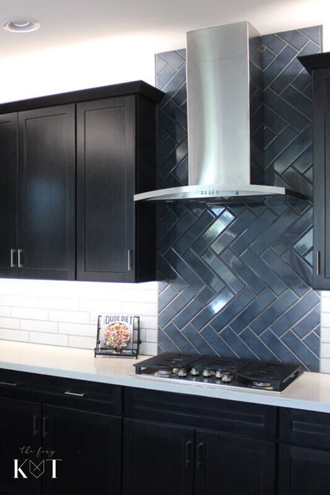 Ideas For Subway Tile Kitchen Backsplash With White Cabinets, Herringbone Subway Tile Backsplash, Home Renovation Kitchen, Kitchen Tile Diy, Herringbone Subway Tile, Dark Grout, Kitchen Tile Backsplash, Diy Tile Backsplash, Printed Tiles