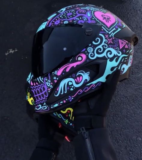 Moter Cycles Helmet, Cool Motorcycle Helmets Design, Helmet Drawing Motorcycle, Motorcycle Helmet Design Art, Karting Helmet Design, Helmet Design Paint, Purple Motorcycle Helmet, Painted Motorcycle Helmets, Aesthetic Helmet