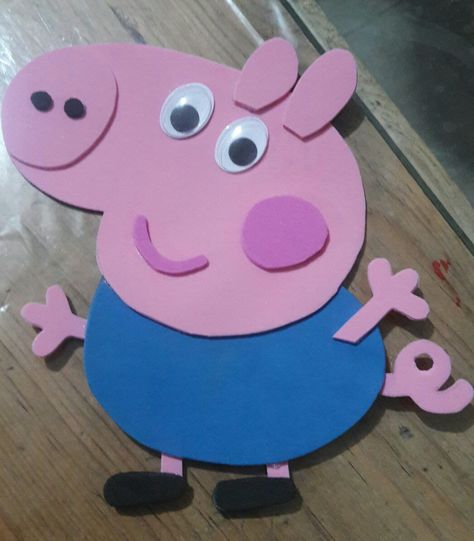 Peppa pig Peppa Pig Crafts Preschool, Peppa Pig Paper Craft, Peppa Pig Crafts For Toddlers, Peppa Pig Crafts, Peppa Pig Activities, Peppa Pig Gifts, Pig Birthday Decorations, Pippa Pig, Peppa Pig Decorations