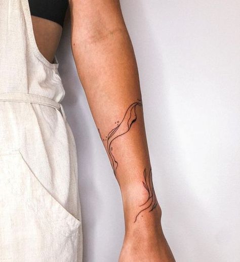 Ocean Arm Wrap Tattoo, Fine Line Diver Tattoo, Jellyfish Wrap Around Tattoo, Waves Around Arm Tattoo, Waves Wrap Around Tattoo, Long Tattoo Design For Women, Line Waves Tattoo, Cool Wave Tattoos, Wave Abstract Tattoo