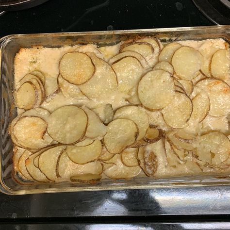 Kat's Alfredo Potatoes Alfredo Potatoes Bake, Alfredo Potatoes Casserole, Alfredo Potatoes, Vegetarian Alfredo, Love Dairy, Yukon Potatoes, Breakfast Specials, Easy Potato Recipes, Contemporary Pottery