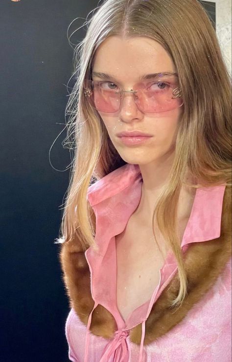 Blumarine Ss22, Fashion Show Aesthetic, Models Backstage, Runway Outfits, Model Lifestyle, Pink Sunglasses, Glass Slipper, Instagram Inspo, Model Life