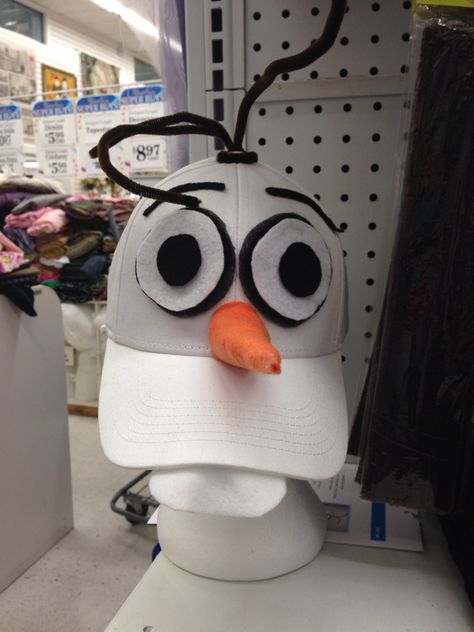 Olaf Hat Diy Olaf Costume Women, Frozen Costumes Diy, Olaf Frozen Costume, Toy Story Shoes, Frozen Halloween Costumes, Olaf Hat, Olaf Halloween Costume, Halloween Costumes Family, Frozen Halloween