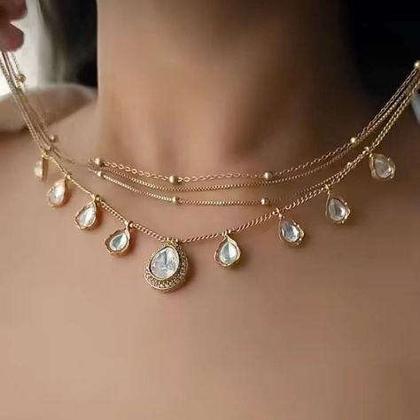 Stone Chains Jewelry, Dainty Indian Jewelry, Minimal Diamond Necklace, Diamond Jewelry Aesthetic, Jewellery Diamond Necklace, Gold Jewellery Necklace, Jewellery Choker, Vintage Indian Jewelry, Dainty Accessories