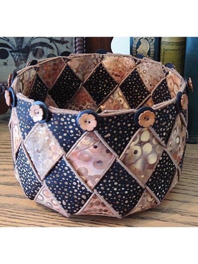 Woven Bowl, Annie's Crochet, Fabric Bowls, Beginner Sewing Projects Easy, Leftover Fabric, Fabric Baskets, Sewing Projects For Beginners, Sewing Skills, Love Sewing