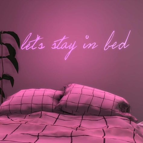 Neon Light Signs Aesthetic, Neon Signs Aesthetic, Neon Signs Bedroom, Sims4 Furniture, Neon Bedroom, Neon Quotes, Sims 4 Bedroom, Neon Words, Neon Room