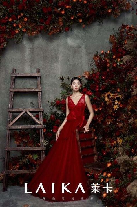 Photography Studio Spaces, Wedding Korea, Photography Backdrops Diy, Red Studio, Korean Wedding Photography, Pre Wedding Photoshoot Outdoor, Fabric Photography, Pre Wedding Poses, Photoshoot Studio