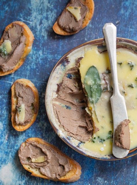 By popular demand! Chicken liver pâté - Hipcooks Blog Duck Liver Pate Recipe, Chicken Liver Pate Recipe, Liver Pate Recipe, Liver Pate, Cranberry Jelly, Pate Recipes, Liver And Onions, Chicken Liver Pate, Liver Recipes