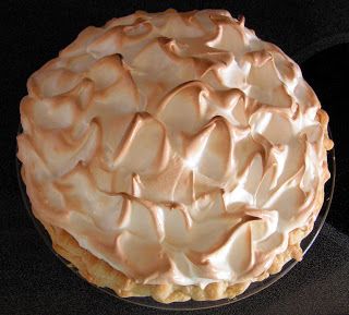 Lemon Marange Pie, Meringue Pie Topping, Lemon Meringue Pie Easy, Best Lemon Meringue Pie, Lemon Pie Recipe, Coconut Cream Pie Recipes, Meringue Pie Recipes, Lemon Dessert Recipes, Sure Thing