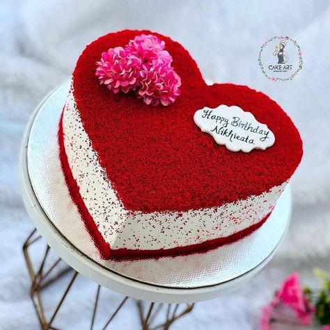 Birthday Cakes For Husband Romantic, 1 Pound Cake Design, Red Velvet Cake Design Birthdays, Aniversary Cakes Designs, Red Velvet Cake Decoration, Simple Anniversary Cakes, Cake Pic, Shiva Tandav, Anniversary Cake Designs