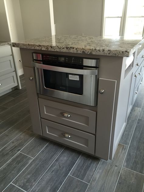 Microwave in the end cap of island Kitchen Island With Microwave On End, Microwave End Of Island, Microwave At End Of Island, Pull Out Microwave In Island, Island With Oven And Microwave, Upstairs Design, Kitchen Island Microwave, Barndo Kitchen, Expanding Table