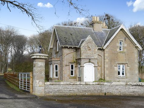 The Gate Lodge is a traditional stone lodge house at the entrance to an historic country house which was once the seat of the Duke of Sutherland. Gate Lodge, Exterior Cottage, Lodge Exterior, Cute Cottages, Lodge House, Stone Masonry, Wuthering Heights, Gate House, Country Houses