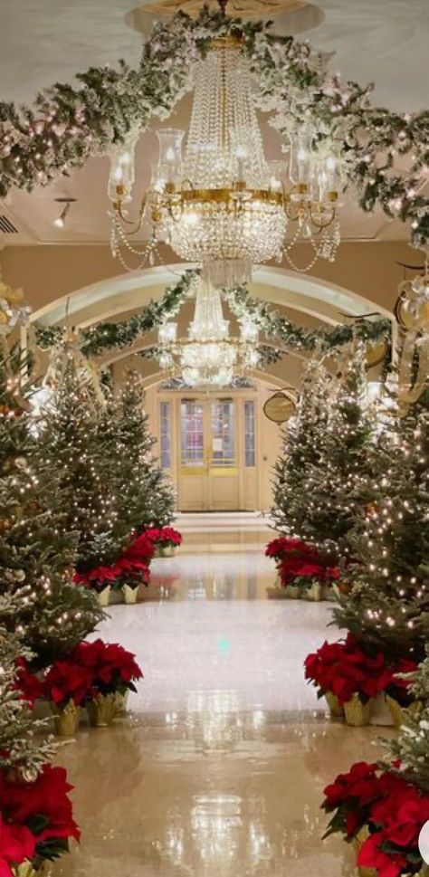 Christmas Wedding Trees, Christmas Wedding Elegant, Extravagant Christmas Decor, Elegant Christmas Wedding Ideas, Christmas Wedding Decorations Receptions, Christmas Wedding Color Palette, Christmas Wedding Tree, Christmas Wedding Ideas Elegant, Christmas Ballroom