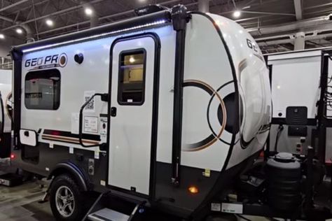 The 2024 Rockwood Geo Pro G15TB travel trailer is a tiny, towable master suite with a kitchen on wheels. Small but highly functional! Kitchen On Wheels, Fifth Wheel Campers, Small Travel Trailers, Truck Bed Camper, Popup Camper, Rv Ideas, Camper Decor, Rv Stuff, T B