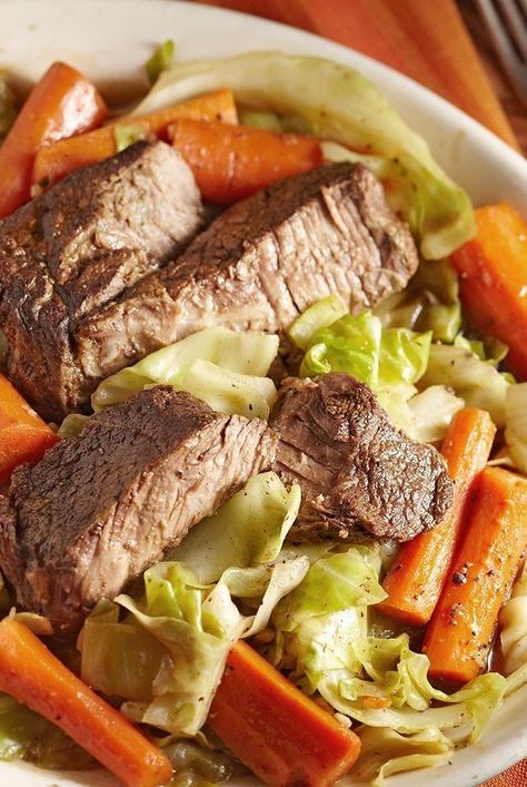 Meals Breakfast, Slow Cooker Roast Beef, Slow Cooked Meat, Slow Cooker Roast, Meals Recipes, Slow Cooked Beef, Healthy Meals For Two, Cabbage Recipes, Crockpot Meals