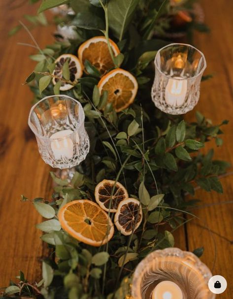 Citrus Theme Tablescape, Historic Themed Wedding, Candles And Fruit Centerpiece, Center Piece Table Decor, Fruit In Wedding Centerpieces, Fun Wedding Centerpiece Ideas, Dried Orange Wedding Centerpiece, Thanksgiving Wedding Centerpieces, Florida Citrus Wedding