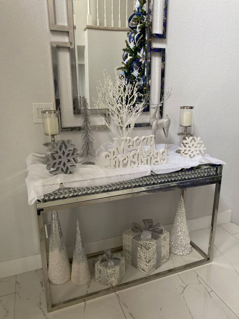 Since my house is silver white and navy blue I decided to do these decor went very well Entry Christmas Decor, Christmas Prep, Christmas Dining Room, Entrance Table, Christmas Decor Inspiration, Winter Inspo, Entryway Ideas, House Bedroom, 2024 Christmas