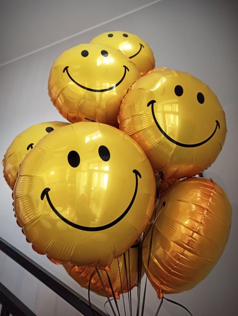 Happy Face Balloon, Smiley Balloon, Smile Balloon, Smiley Face Balloon, Cute Balloons, Get Well Messages, Happy Balloons, Smiley Faces, Mylar Balloons