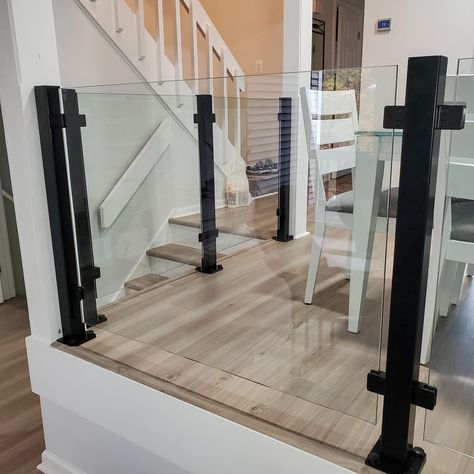 Indoor Glass Stair Railings, Glass Railings For Stairs Indoor, Glass Railing Indoor, Glass Loft Railing, Indoor Glass Railings, Glass Railing Interior, Modern Railing Indoor, Railing For Decks, Frameless Glass Railing