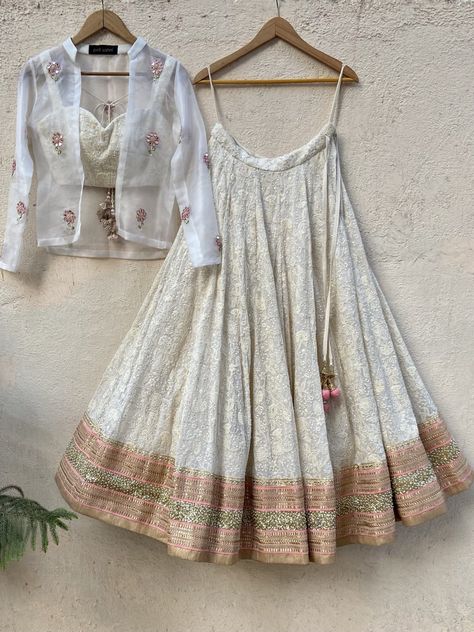 Styling Lucknowi Kurta, Jeket Style Lehnga, Lucknowi Blouse Designs, Short Jacket Style Lehenga, Lehengas Designs, Lucknowi Lehenga, Janmashtami Wallpapers, Dance Program, Georgette Lehenga