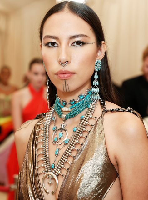 Quannah Chasinghorse Is The Breakout Star Of Last Night’s Met Gala https://trib.al/iYr4iKo Indigenous Makeup, Quannah Chasinghorse, Gucci Westman, Helen Rose, Navajo Turquoise Jewelry, Josephine Baker, Face Tattoos, Diane Kruger, Jennifer Hudson