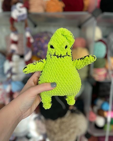 Oogie Boogie! PATTERN BY @madelinemaeco Love the way this pattern works up 💚 Yarn @joann_stores #bigtwistposh 4.5mm hook #crochet #yarn #joannfabrics #nightmarebeforechristmas #oogieboogie #jackskellington #plushie #halloween Oogie Boogie Pattern, Crochet Oogie Boogie, Hook Crochet, Big Twist, Oogie Boogie, Joann Fabrics, September 17, Jack Skellington, Crochet Yarn