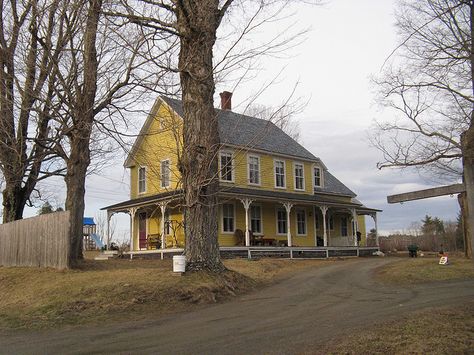 Yellow farm house with wraparound porch. has the makings of my dream house House With Wraparound Porch, Vanity Aesthetic, Light Photoshoot, Yellow Farmhouse, Men Bedroom, Wraparound Porch, Cottage Porch, Dream Farmhouse, Farmhouse Paint Colors