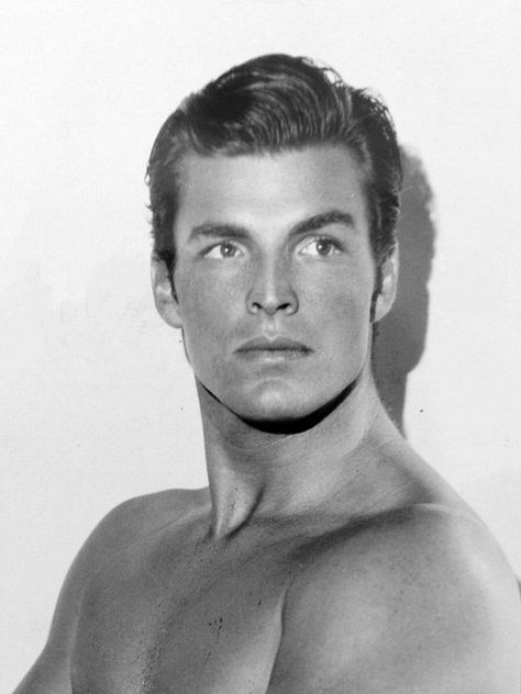 Shirtless Buster Crabbe, 1930s | Matthew's Island of Misfit Toys Buster Crabbe, Klasik Hollywood, Male Movie Stars, Guy Madison, Hollywood Men, Classic Movie Stars, Vintage Portraits, Handsome Actors, Hollywood Actor