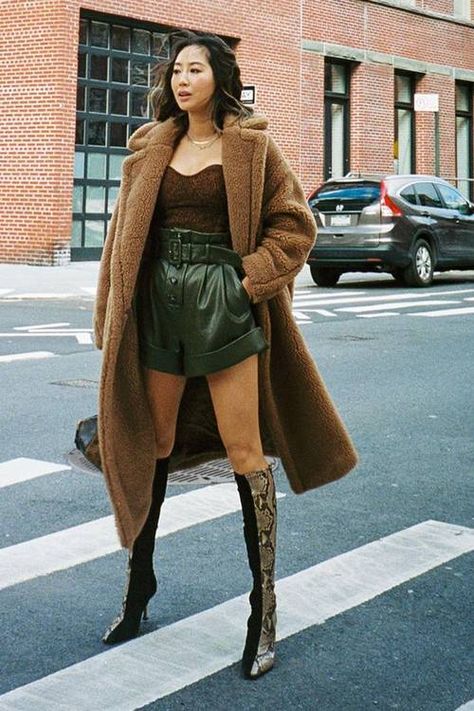 How to Wear Snakeskin Boots for Fall and Winter | Who What Wear Snake Skin Outfit, Snakeskin Boots Outfit, Boot Outfits, Boots For Fall, Snakeskin Boots, Trending Boots, Leather Trench Coat, Oversized Coat, Printed Blazer