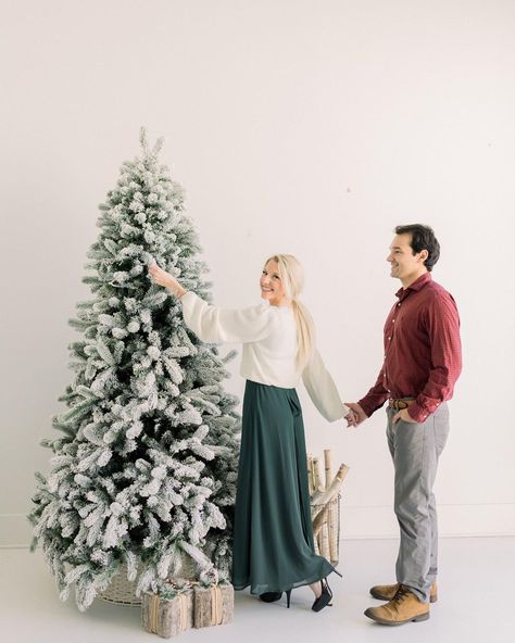 Taylor Yaste | KY & Destination Wedding Photographer on Instagram: “Decking the halls by sending out a few Christmas Minis tonight! . . . #kentuckyphotographer #kentuckychristmas #kyphotographer…” Studio Christmas Mini Sessions Outfits, Kentucky Christmas, Christmas Mini Shoot, Studio Mini Sessions, Christmas Studio, Studio Mini, Mini Outfit, Fall Mini Sessions, Neutral Christmas