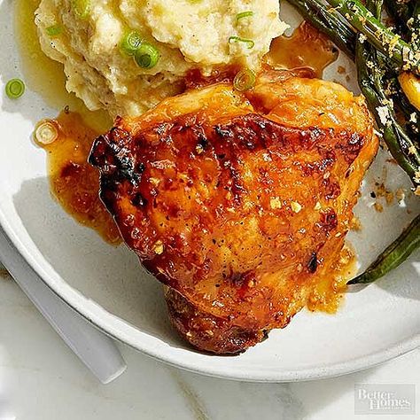 Apricot-Glazed Chicken Thighs Lemon Ginger Chicken, Apricot Glazed Chicken, Ginger Chicken Recipes, Apricot Chicken, Honey And Soy Sauce, Chicken Thigh Recipes Oven, Healthy Chicken Dinner, Ginger Chicken, Glazed Chicken