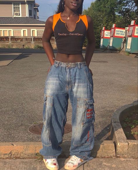 baggy jeans harley davidson black girl y2k Winter Outfits Y2k, Moda Grunge, Outfits 2000s, Outfits Y2k, Y2k Aesthetic Outfits, Neue Outfits, 2000s Fashion Outfits, Estilo Hip Hop, Y2k Outfits