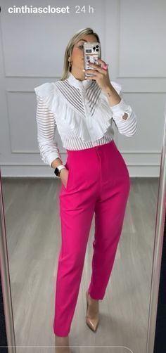 Business Outfits Black Pants, Pink Office Wear, Pink Professional Outfit, Pink Pants Outfit Work, Chic Clothing Style, Fashionable Work Outfit, Stylish Work Attire, Classy Work Outfits, Stylish Work Outfits