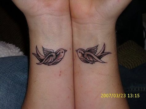 <3 Turtle Dove Tattoo, Couple Wrist Tattoos, Feather Tattoo Wrist, Hai Tattoo, Swallow Tattoo Design, Simple Bird Tattoo, Wrist Tattoos Girls, Matching Friend Tattoos, Cute Tattoos On Wrist