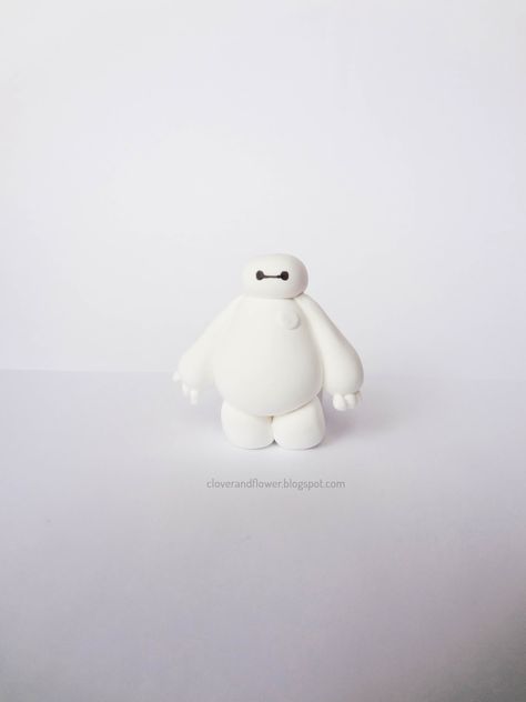 Clover and Flower: BAYMAX from clay !!!! Baymax Polymer Clay, Disney Polymer Clay Ideas, Clay Figures Cute, Baymax Clay, Molding Clay Ideas, Stitch Clay, Clay Disney, Polymer Food, Diy Clay Rings