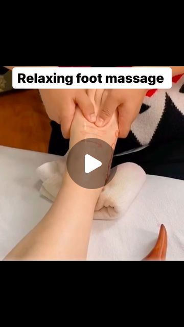 Healing Spa on Instagram: "Relaxing foot massage tutorial. #massage#massagetherapy #massagetherapist #foot#footmassage #footwork #footcare#feetmassage #footworkout #reflexology #massagetime #spamassage #healingmassage #relaxingmassage #health#relax#fyp#foryou" Knee Massage Physical Therapy, Foot Massage Spa, Feet Reflexology, Relaxing Massage Techniques, Massage Tutorial, Foot Massage Techniques, Spa Massage Therapy, Healing Reflexology, Massage Pressure Points