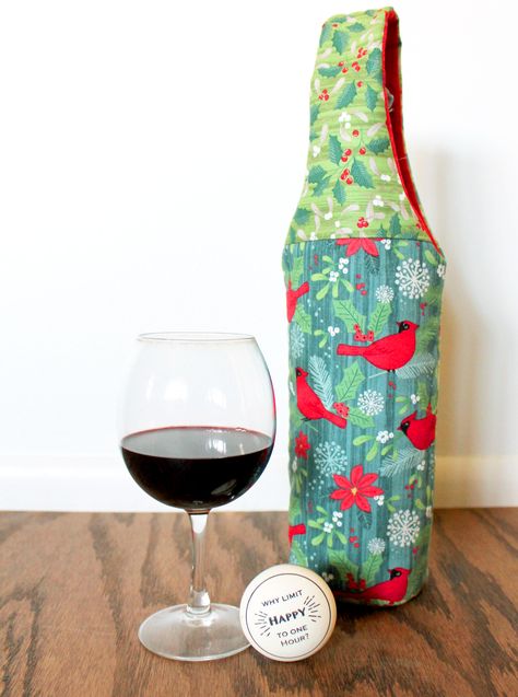 Quilted Wine Bottle Holder, Wine Carrier Pattern, Fabric Wine Bottle Bag, Wine Bag Pattern, Wine Cozy, Gift Bag Templates, Quilt Videos, Carrier Pattern, Wine Bottle Gift Bag