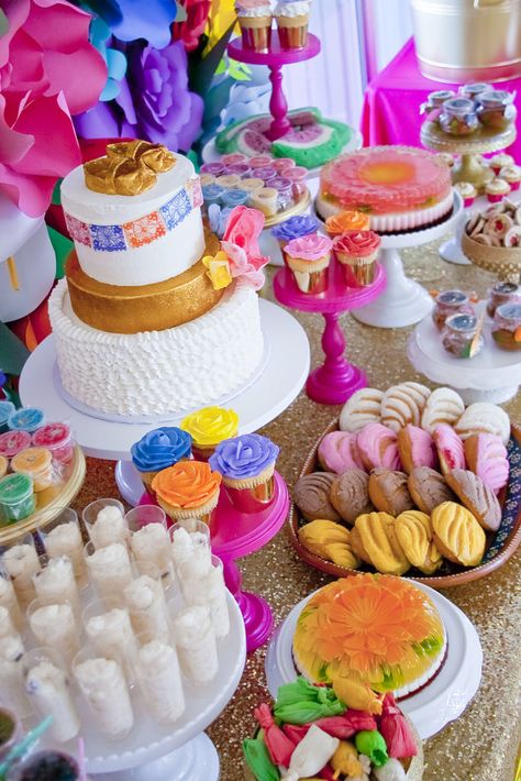 A Mexican-Inspired Baby Shower Fiesta Hacienda Party, Mexican Theme Baby Shower, Mexican Things, Lila Party, Birthday Extravaganza, Mexican Baby Shower, Mexican Birthday Parties, Mexican Babies, Mexican Fiesta Party